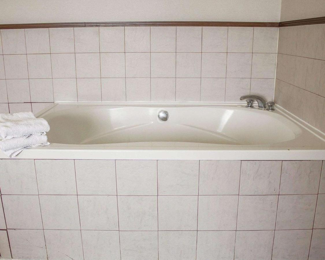 Norwood Inn & Suites Колумбус Екстер'єр фото